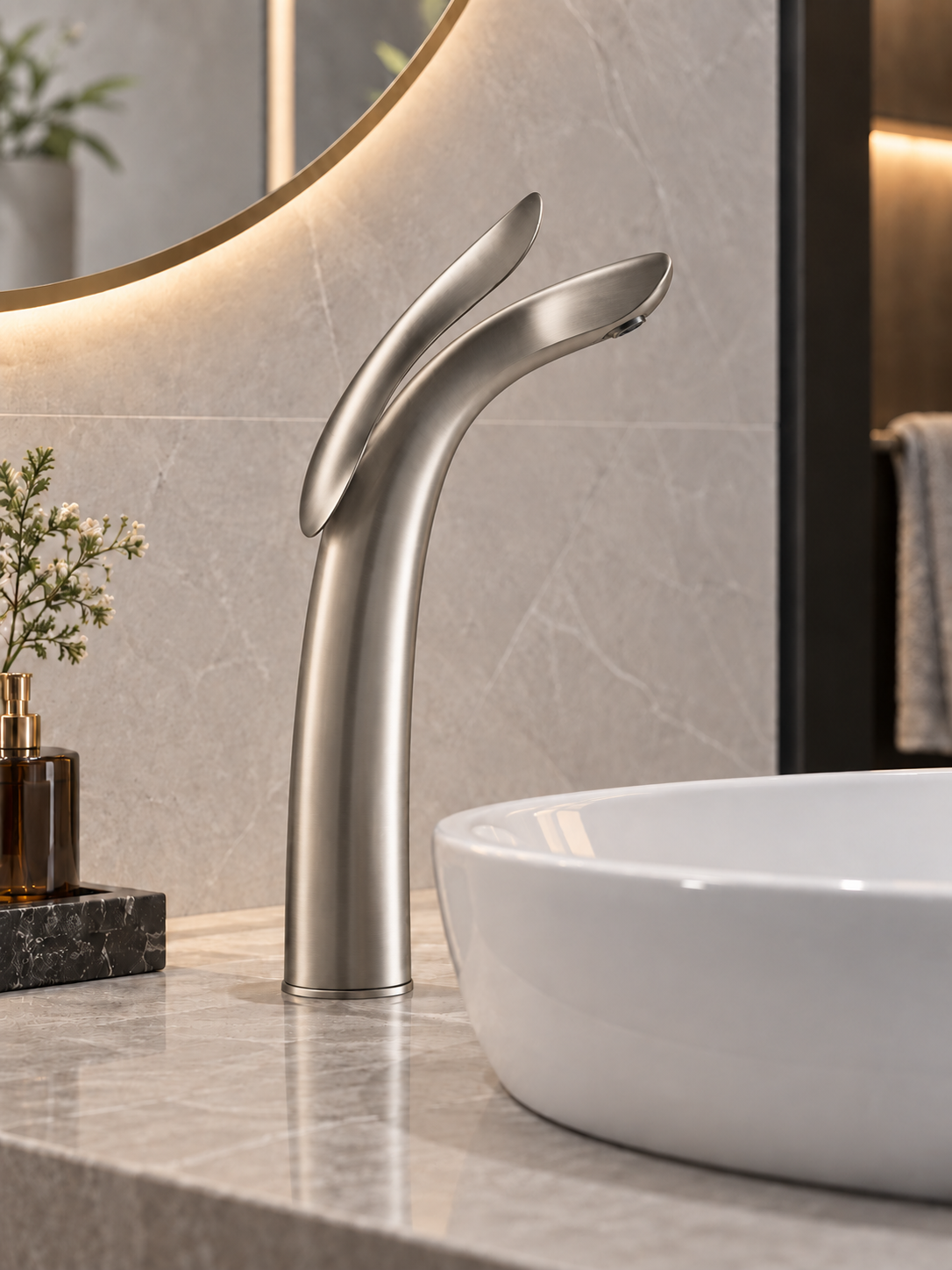 Grifo Leaf Esculpido KS6-30 — Oro